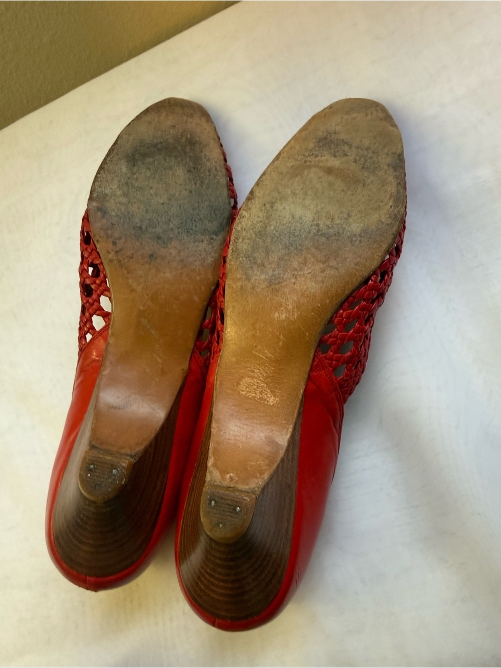 Vintage Stuart Weitzman for Mr. Seymour Red Woven Leather Kitten Heel Pumps - Picture 6 of 8